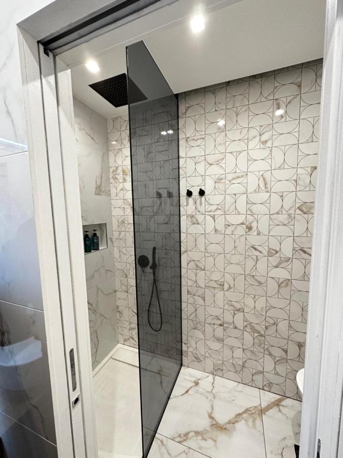 Bilocale Luxury A 50 Mt Dalla Stazione Di Milano Apartment Exterior photo